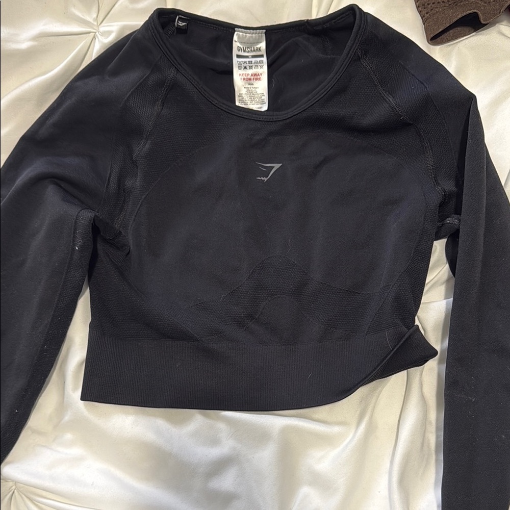 Gymshark Black Fitted Crop Long sleeve